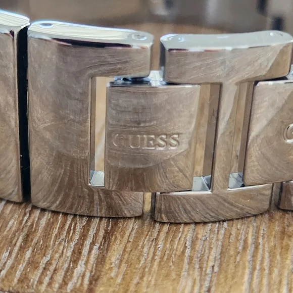 NWT Guess Silver Tone Rhinestone Bangle Watch with Pouch - Picture 7 of 10